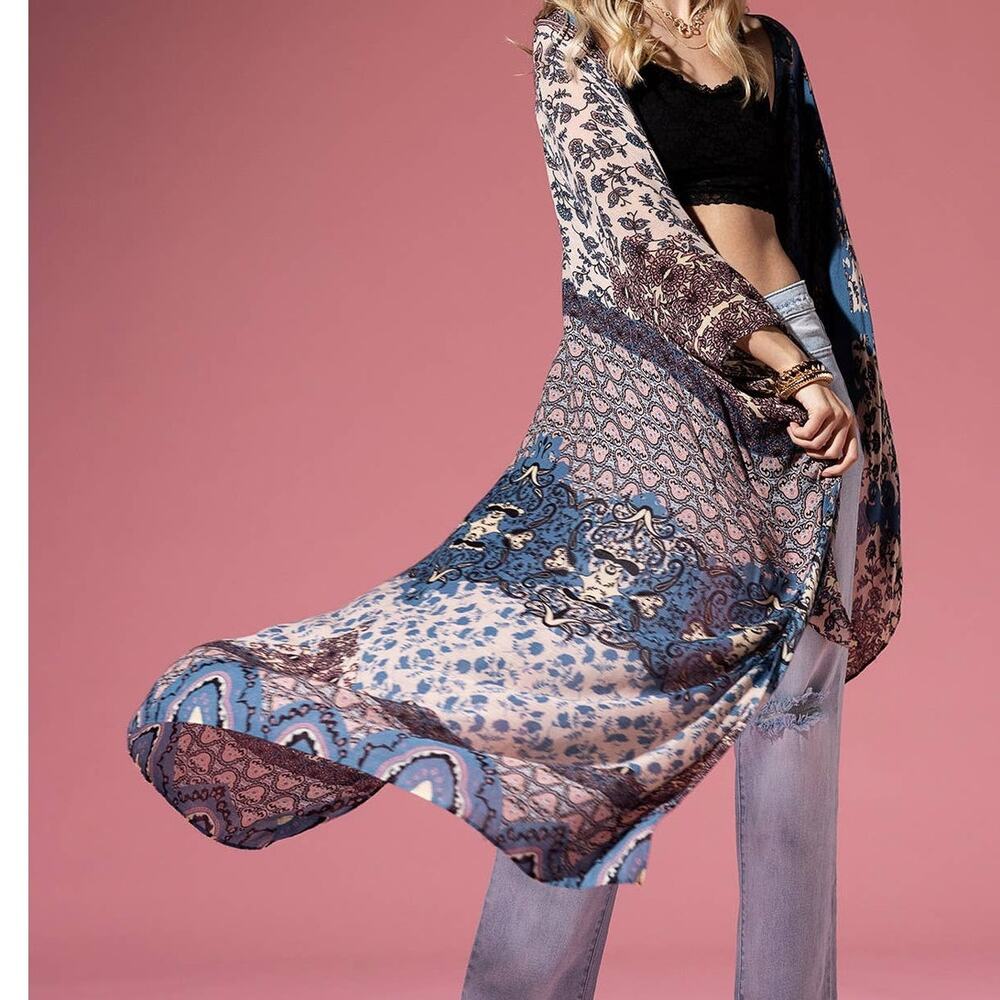 Monterey Damask Print Kimono